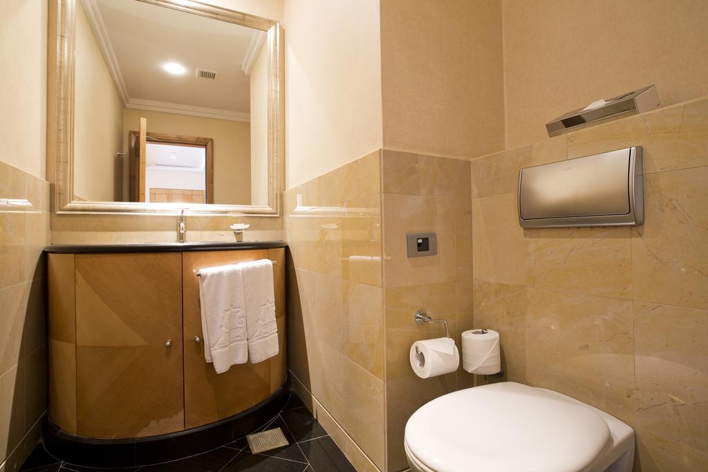 Phoenicia Apartment