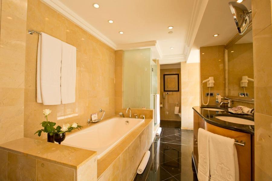 Phoenicia Apartment